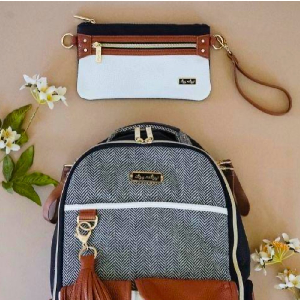 Itzy Ritzy Boss Pouch
